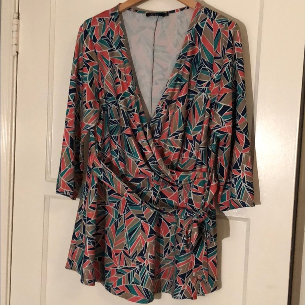 Gwynnie Bee Stretchy wrap top